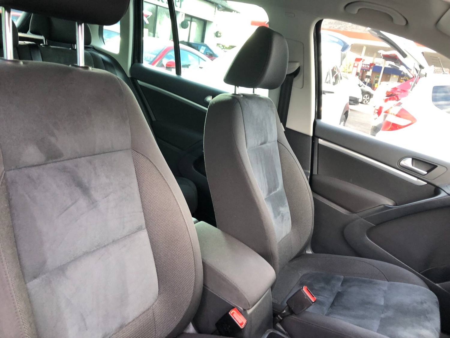 Used Volkswagen Tiguan 2015 for sale - 78066255: Photo 5