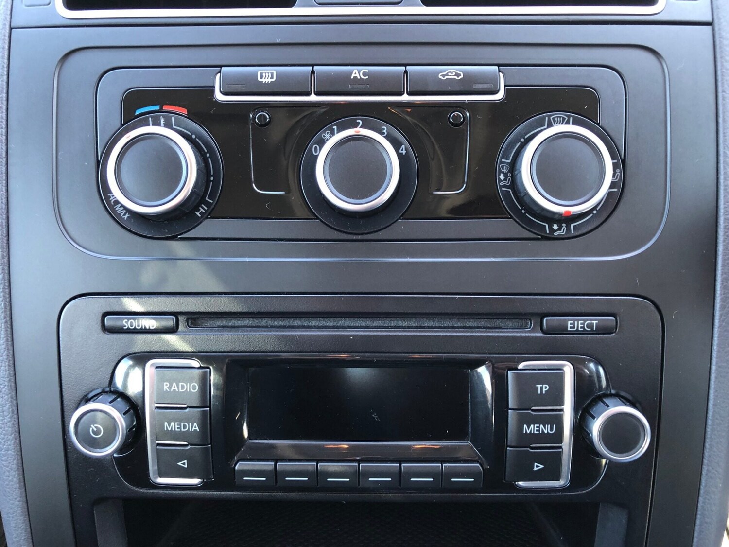 Used Volkswagen Touran 2012 for sale - 78025564: Photo 28