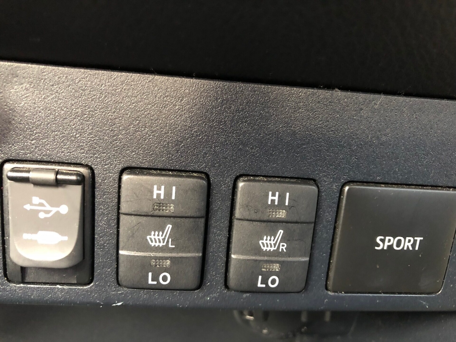 Used Toyota RAV4 2013 for sale - 77557373: Photo 25