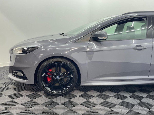Used Ford Focus 2017 for sale - 76307120: Photo 17