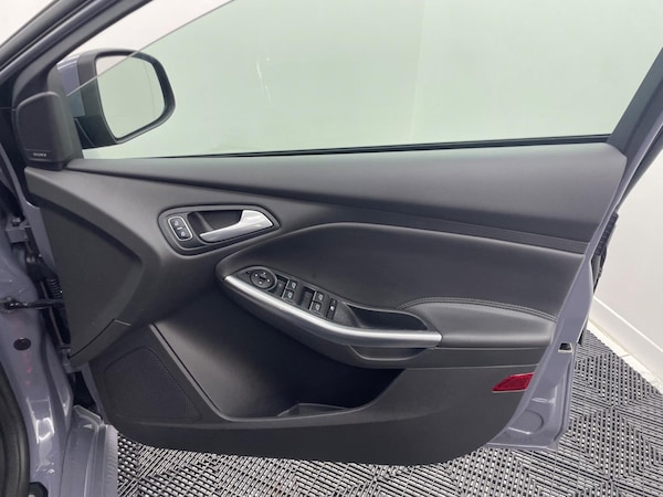 Used Ford Focus 2017 for sale - 76307120: Photo 35