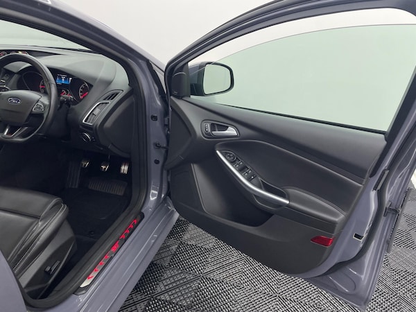 Used Ford Focus 2017 for sale - 76307120: Photo 36
