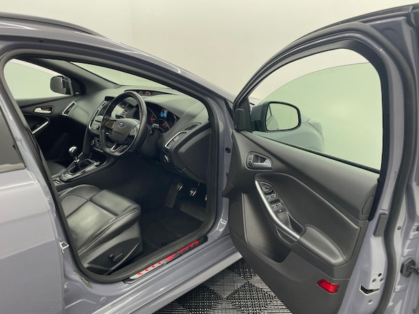 Used Ford Focus 2017 for sale - 76307120: Photo 42