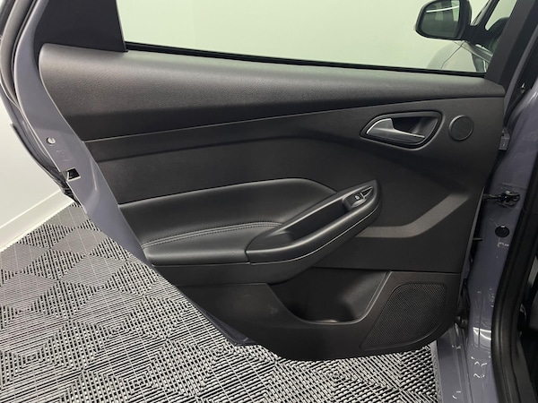 Used Ford Focus 2017 for sale - 76307120: Photo 46