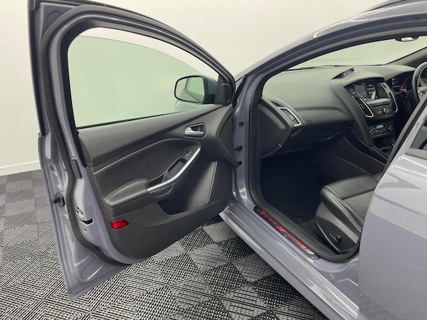 Used Ford Focus 2017 for sale - 76307120: Photo 51