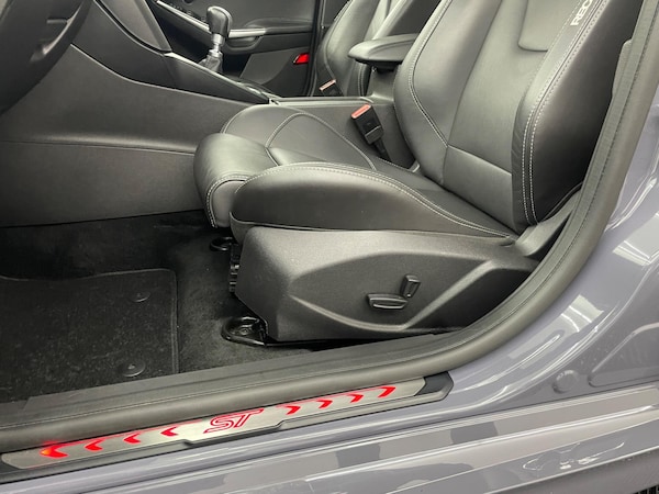 Used Ford Focus 2017 for sale - 76307120: Photo 61