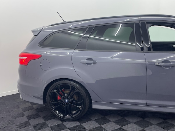 Used Ford Focus 2017 for sale - 76307120: Photo 9