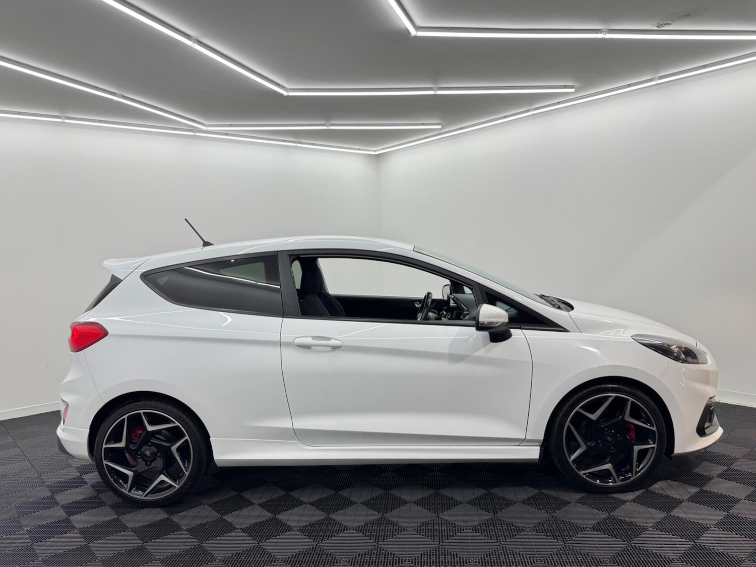 Used Ford Fiesta 2018 for sale - 76528120: Photo 14