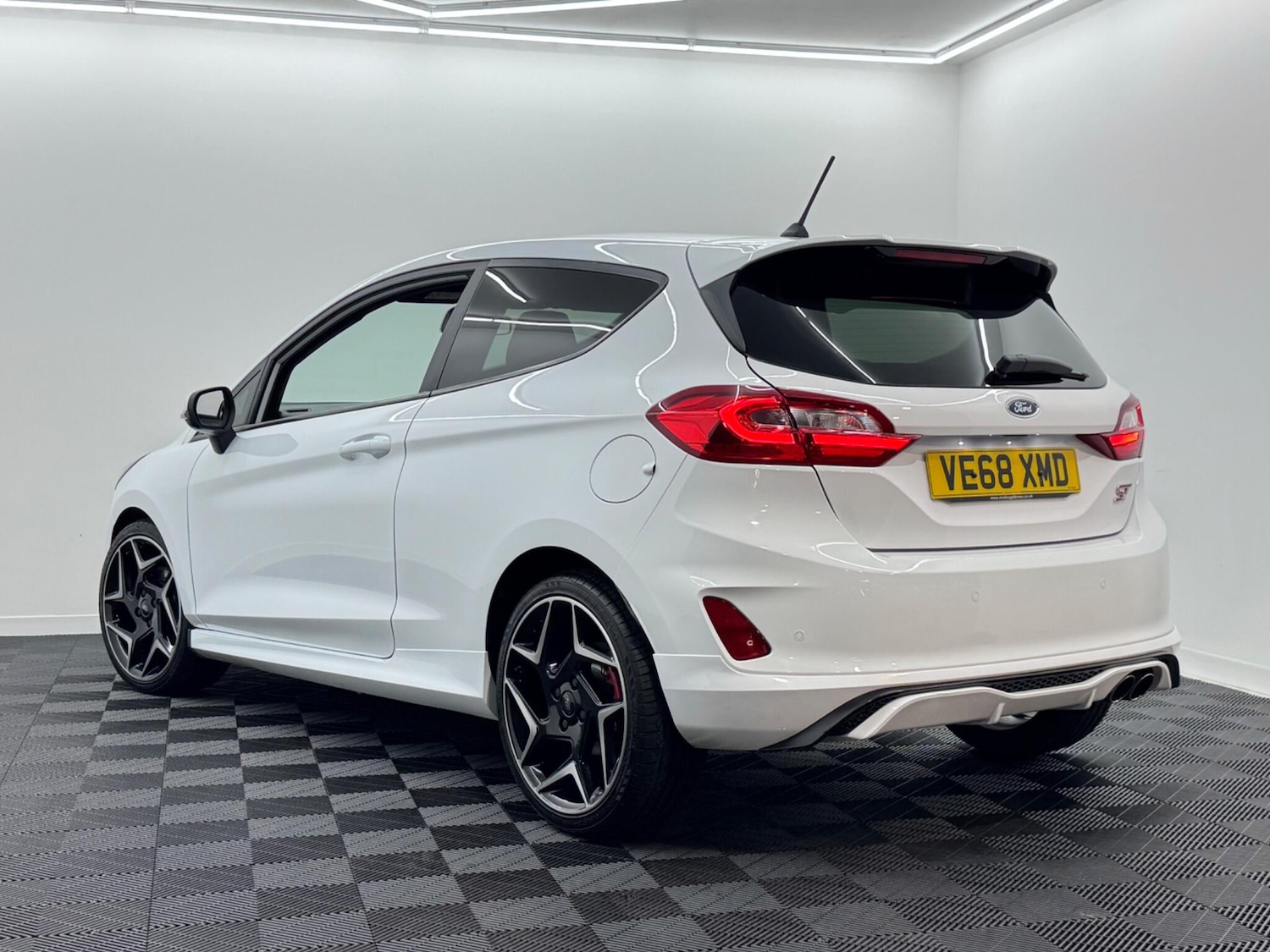 Used Ford Fiesta 2018 for sale - 76528120: Photo 2