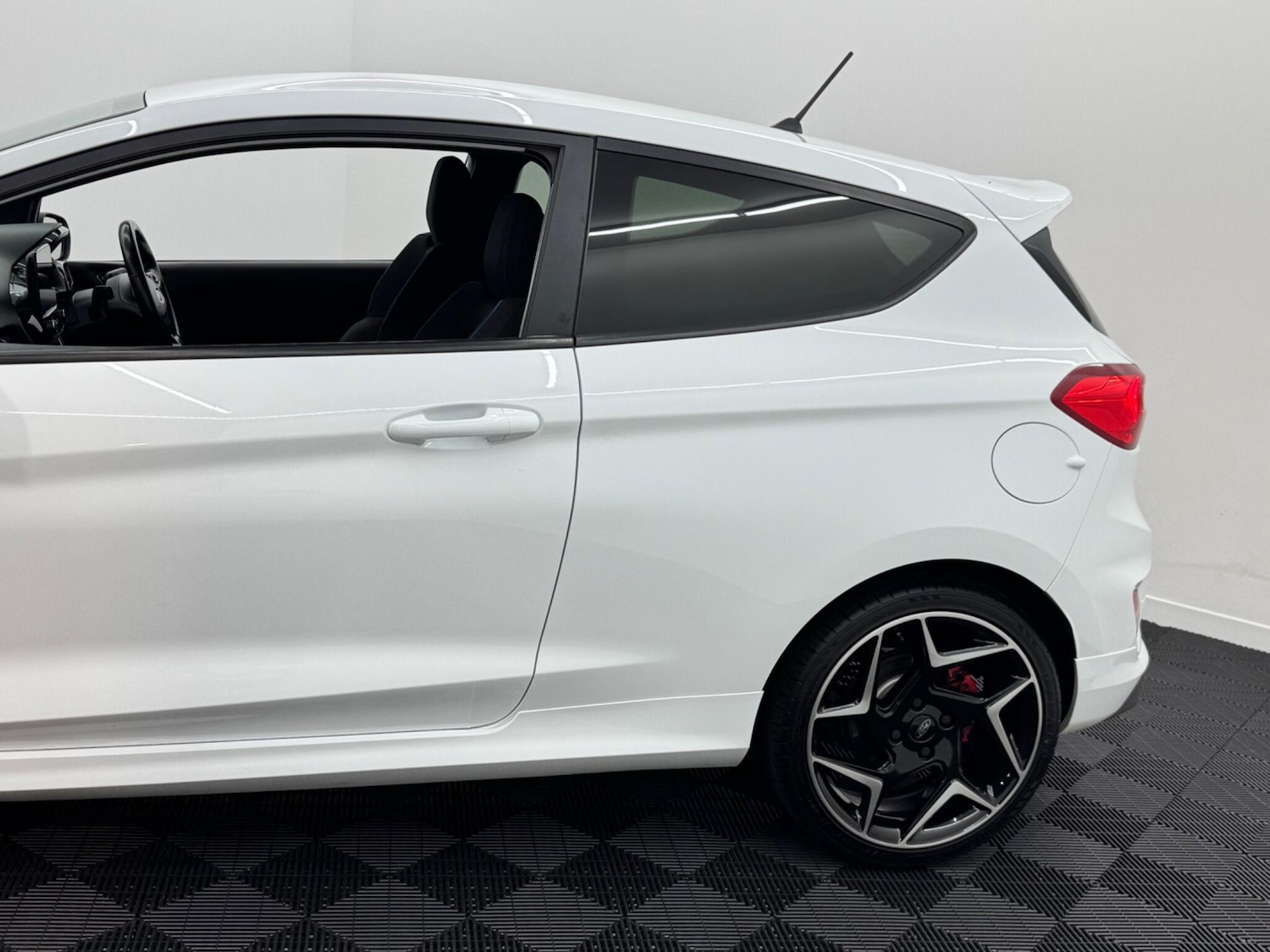 Used Ford Fiesta 2018 for sale - 76528120: Photo 23