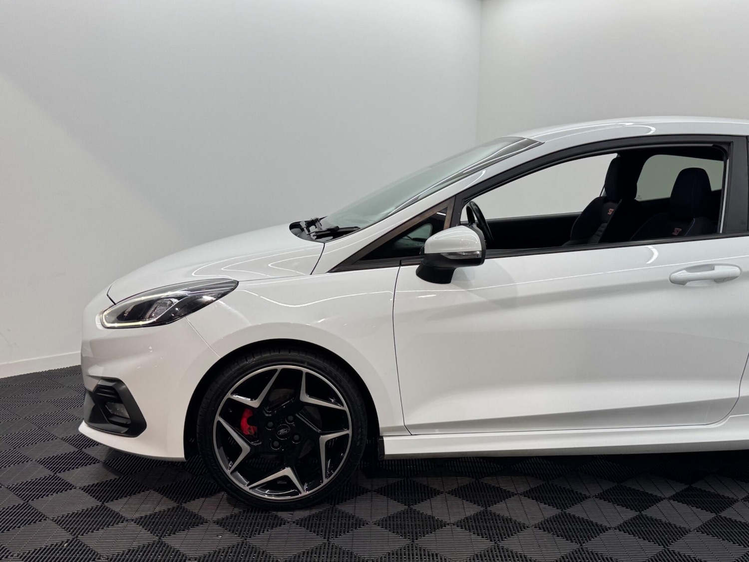 Used Ford Fiesta 2018 for sale - 76528120: Photo 24