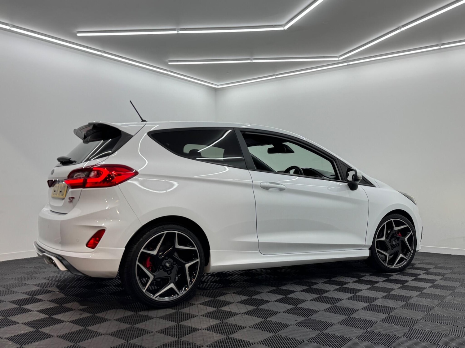 Used Ford Fiesta 2018 for sale - 76528120: Photo 34