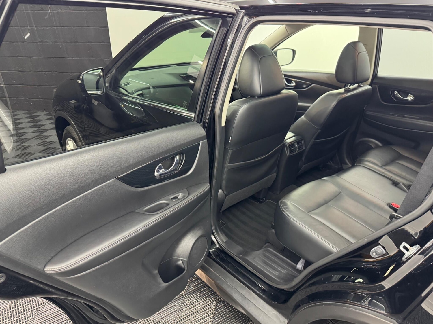 Used Nissan X-Trail 2018 for sale - 76633618: Photo 40