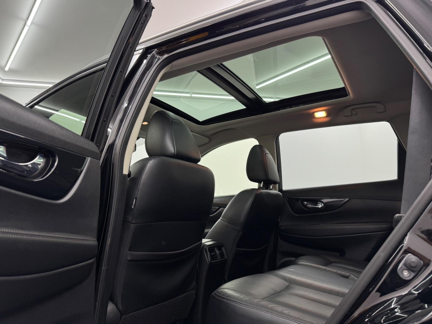 Used Nissan X-Trail 2018 for sale - 76633618: Photo 42