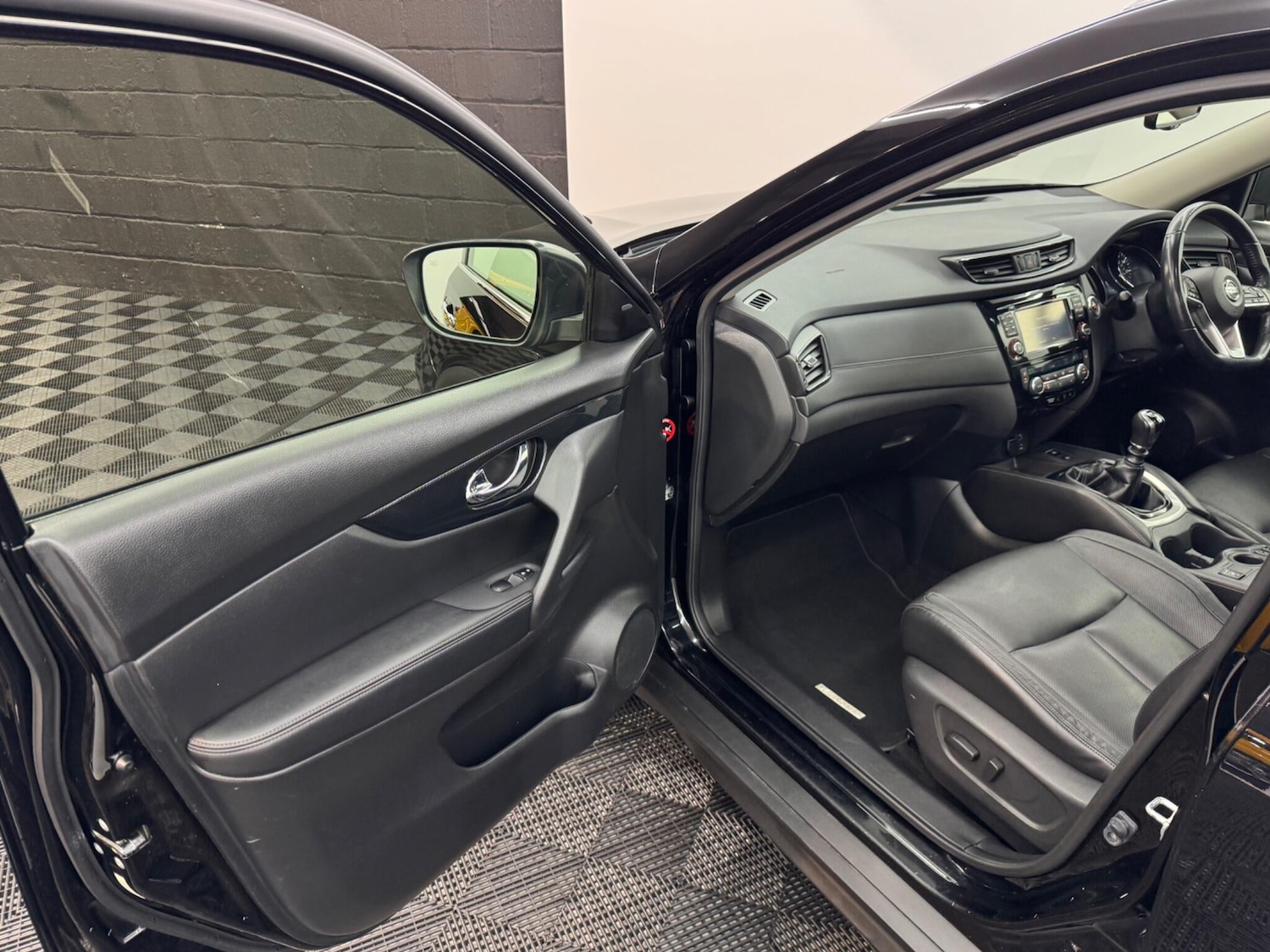 Used Nissan X-Trail 2018 for sale - 76633618: Photo 53