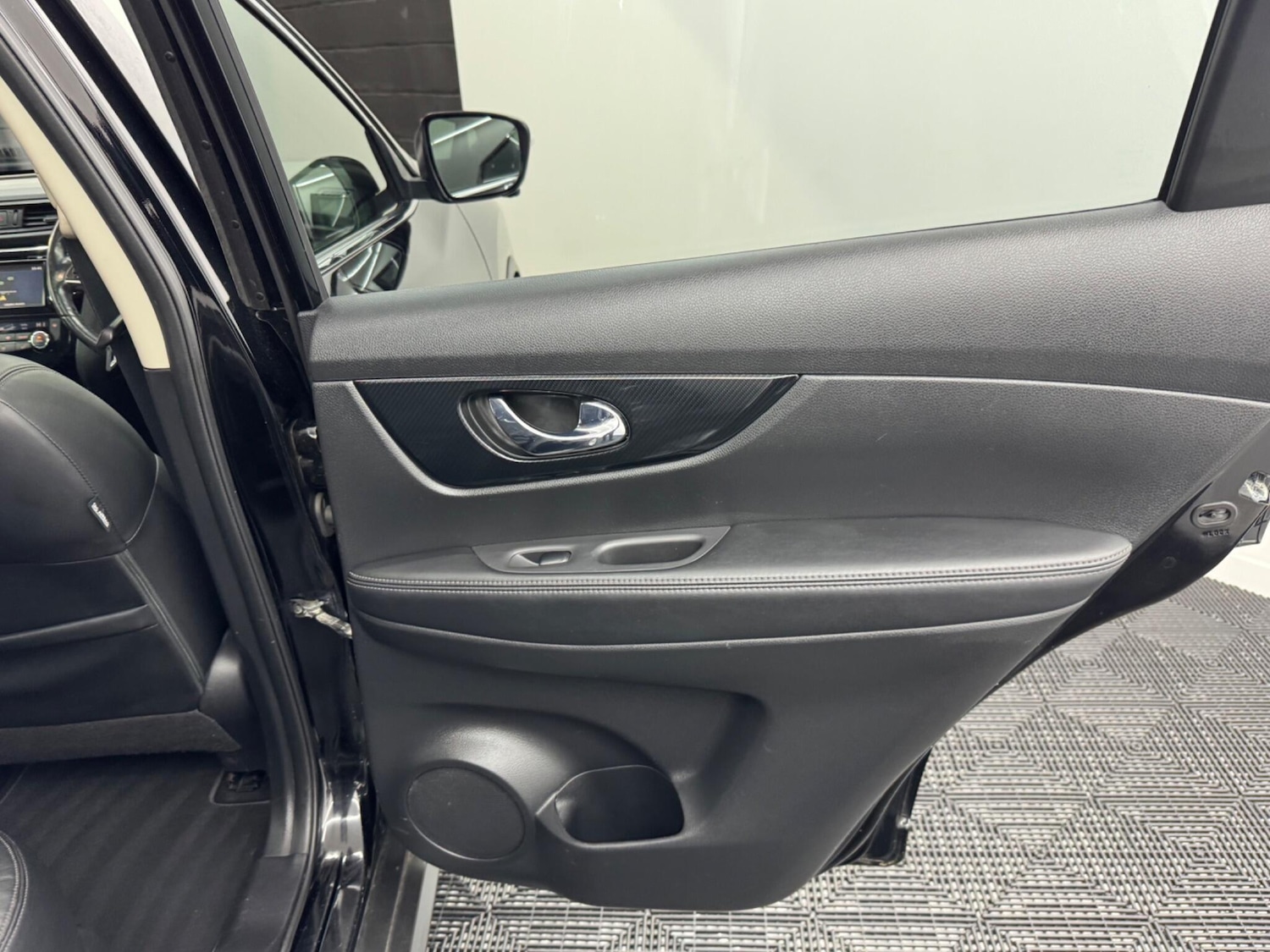 Used Nissan X-Trail 2018 for sale - 76633618: Photo 54