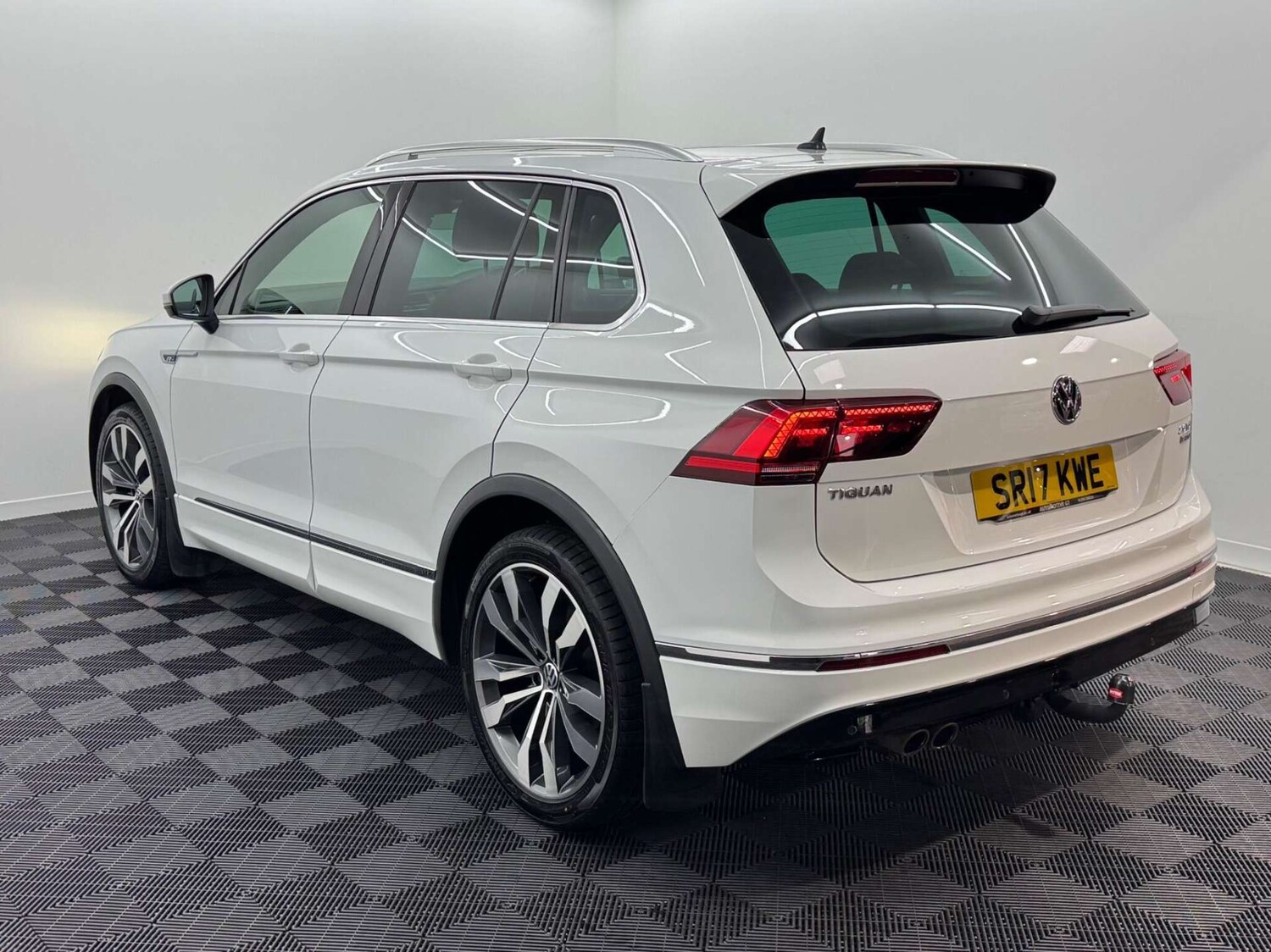Used Volkswagen Tiguan 2017 for sale - 77844611: Photo 16