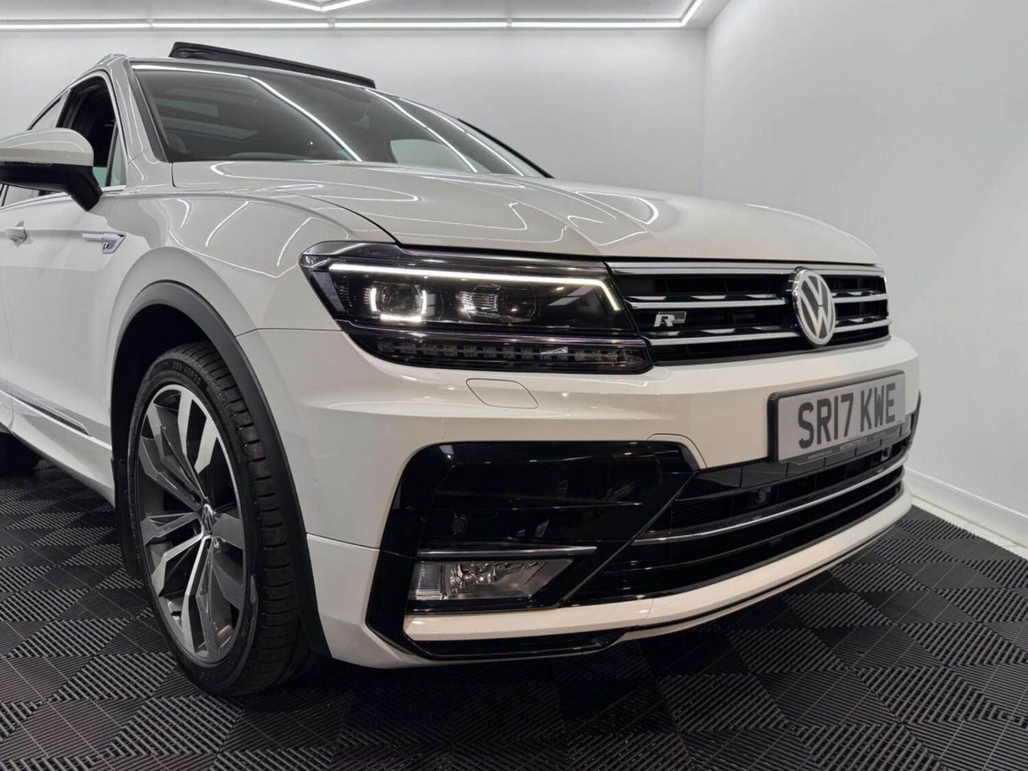 Used Volkswagen Tiguan 2017 for sale - 77844611: Photo 24