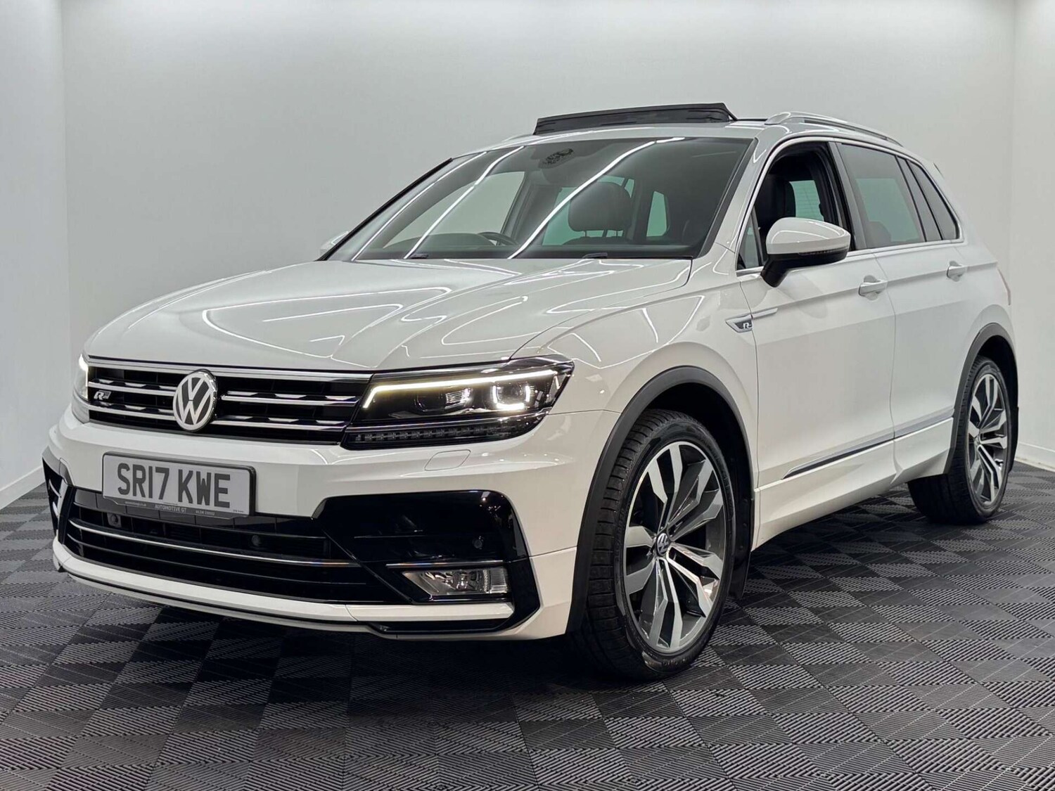 Used Volkswagen Tiguan 2017 for sale - 77844611: Photo 30