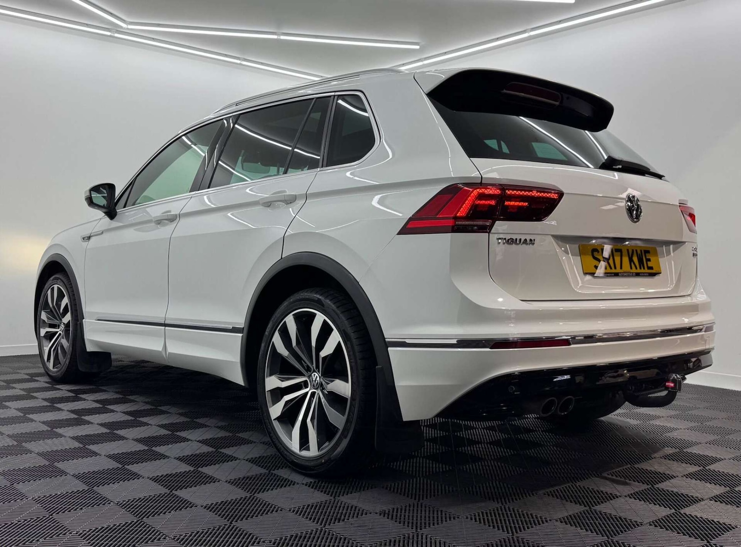 Used Volkswagen Tiguan 2017 for sale - 77844611: Photo 4