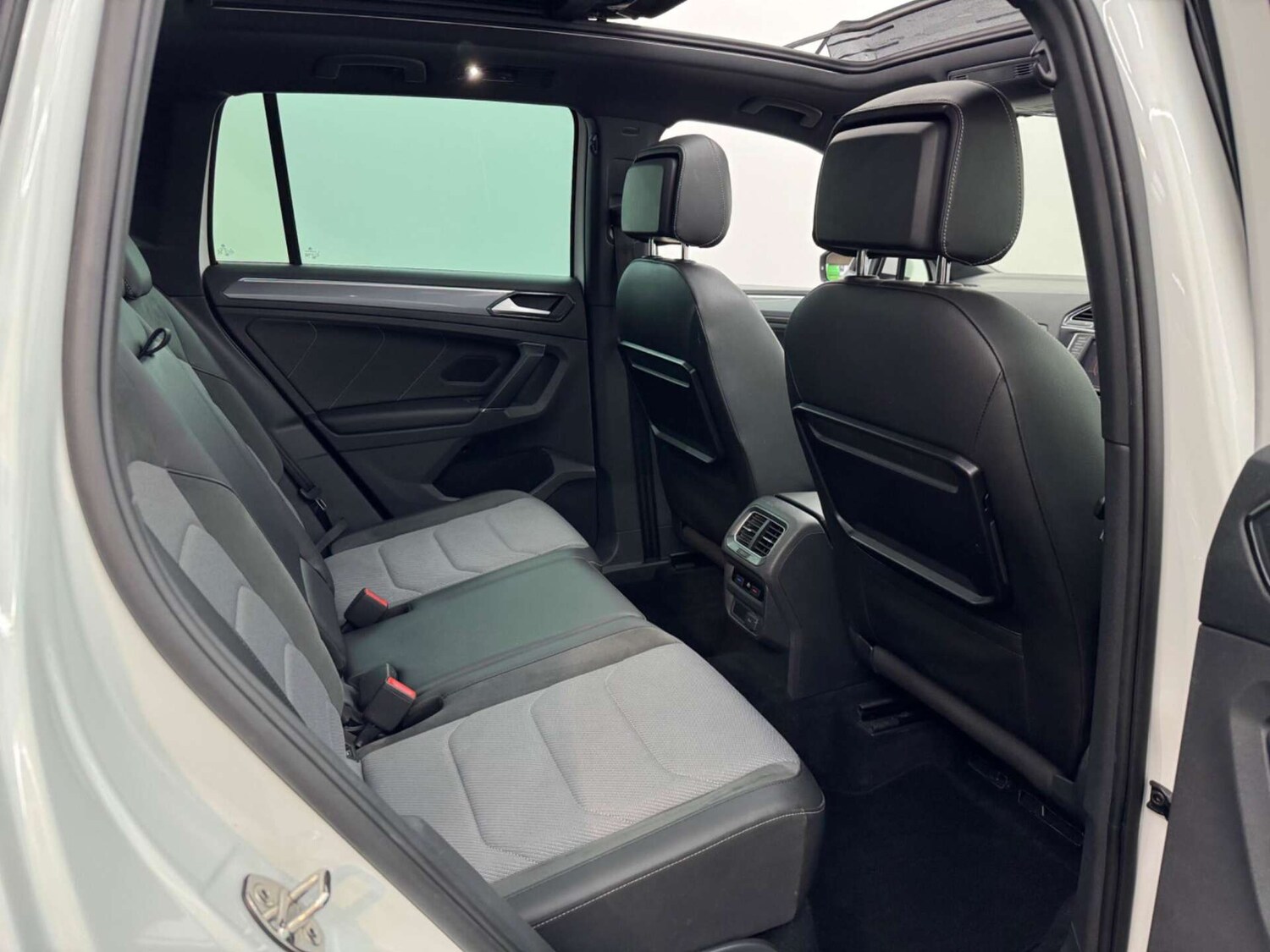 Used Volkswagen Tiguan 2017 for sale - 77844611: Photo 47