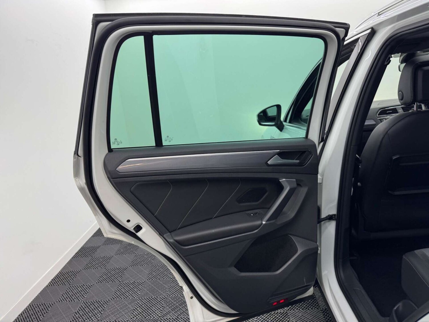 Used Volkswagen Tiguan 2017 for sale - 77844611: Photo 58