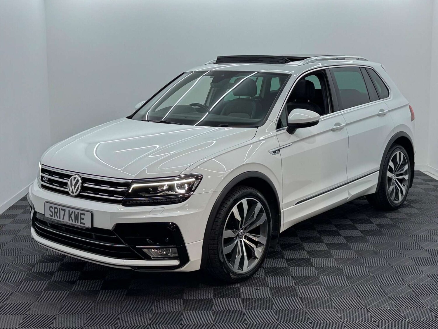 Used Volkswagen Tiguan 2017 for sale - 77844611: Photo 7