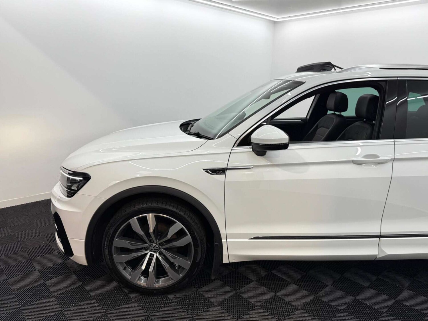 Used Volkswagen Tiguan 2017 for sale - 77844611: Photo 80