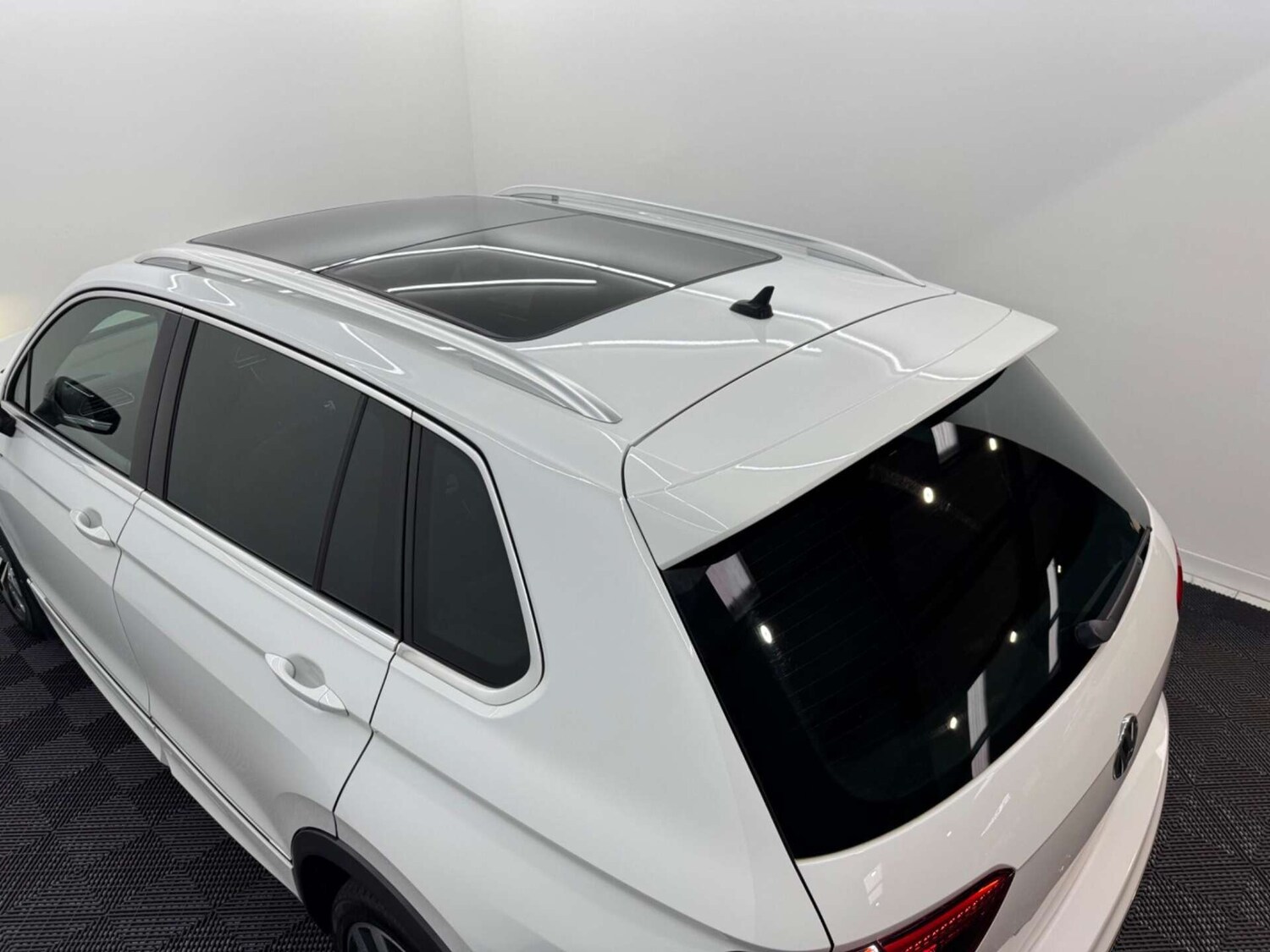 Used Volkswagen Tiguan 2017 for sale - 77844611: Photo 86