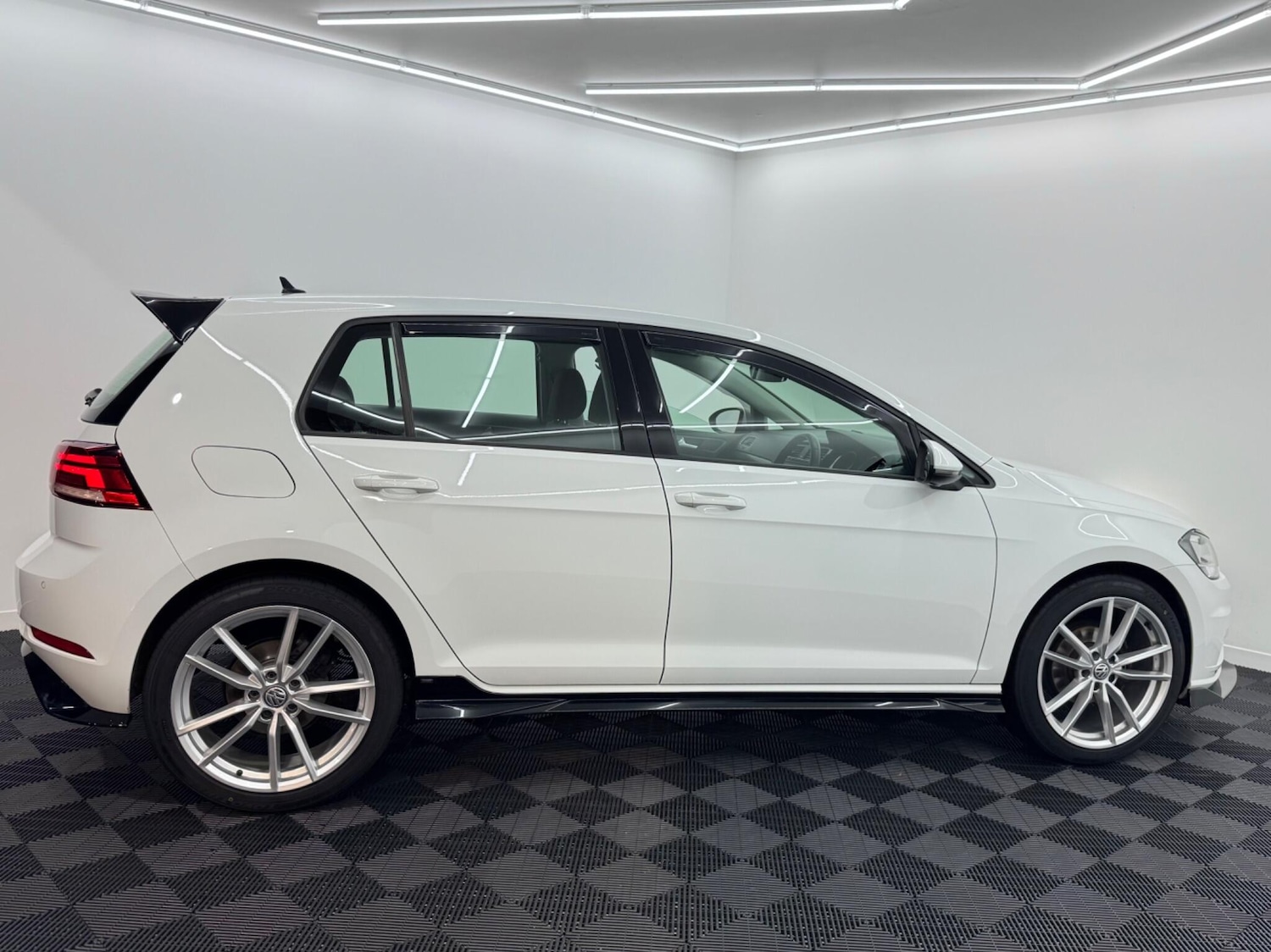 Used Volkswagen Golf 2018 for sale - 76752430: Photo 30