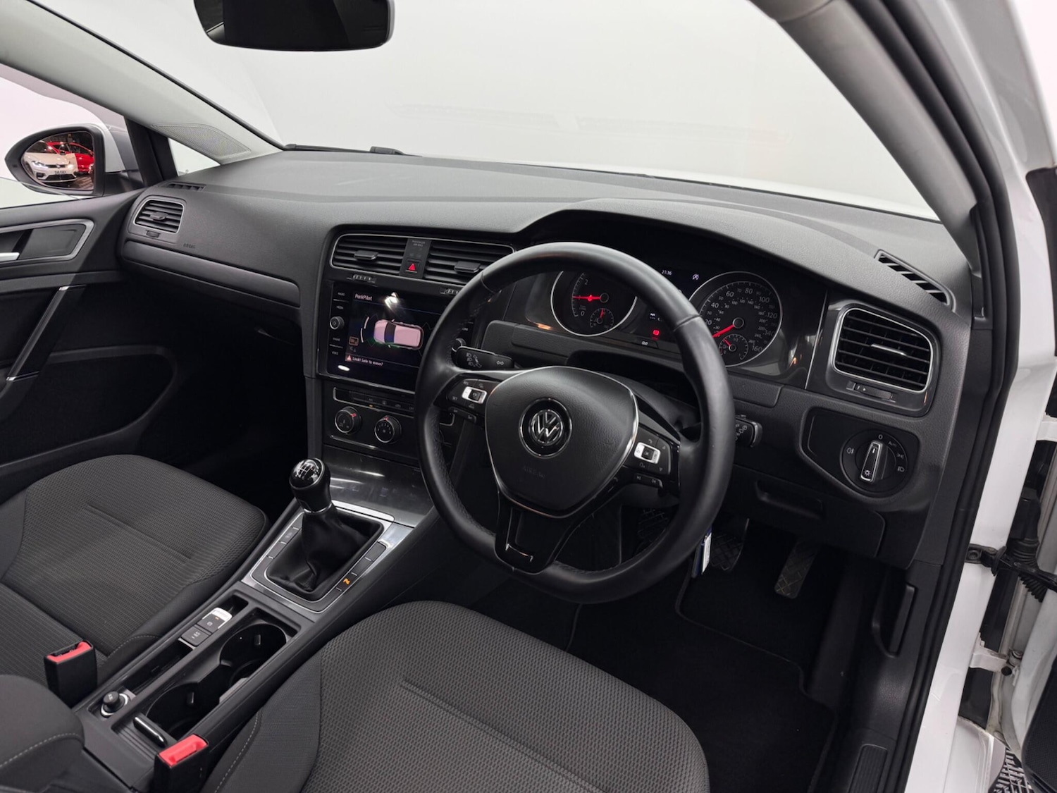 Used Volkswagen Golf 2018 for sale - 76752430: Photo 34