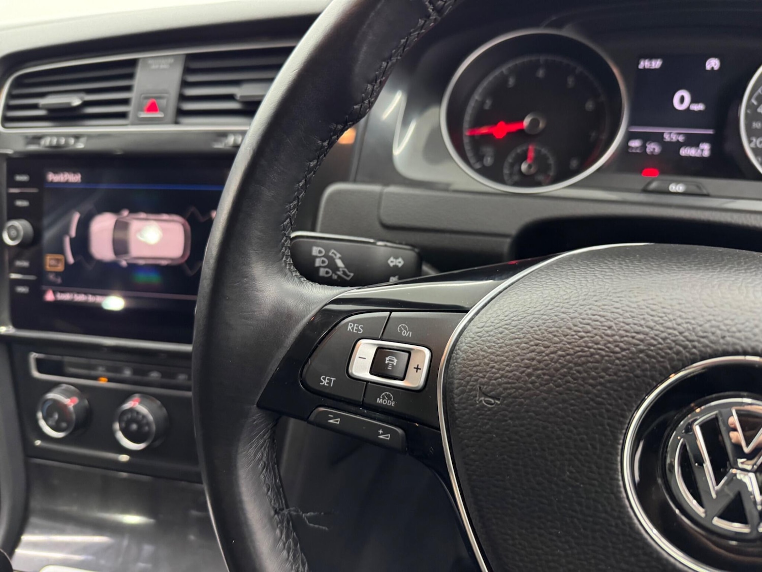 Used Volkswagen Golf 2018 for sale - 76752430: Photo 41