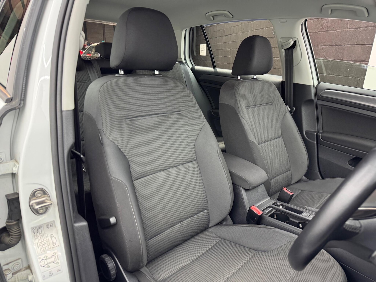 Used Volkswagen Golf 2018 for sale - 76752430: Photo 5