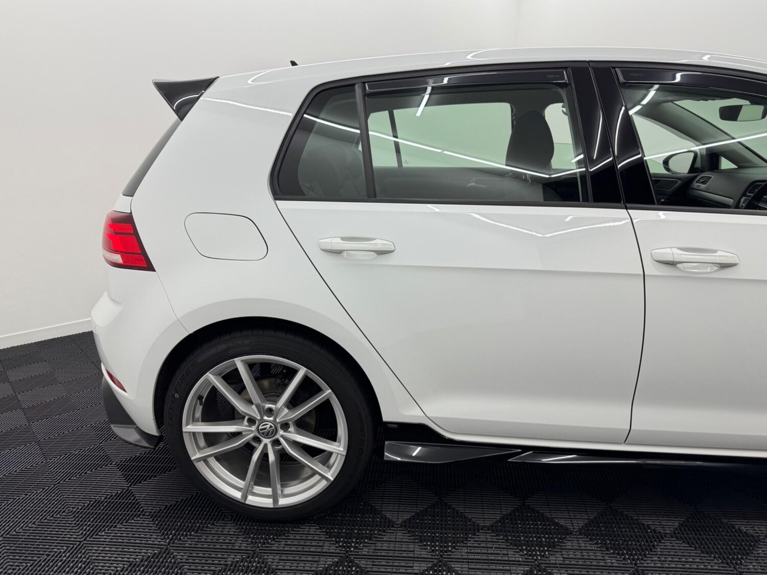 Used Volkswagen Golf 2018 for sale - 76752430: Photo 63
