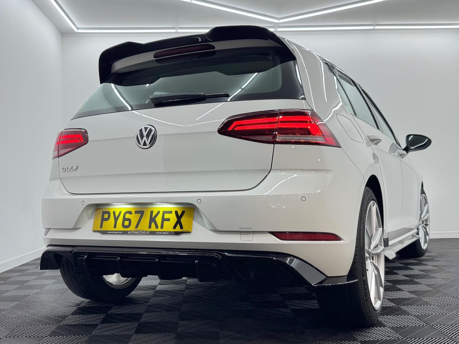 Used Volkswagen Golf 2018 for sale - 76752430: Photo 9