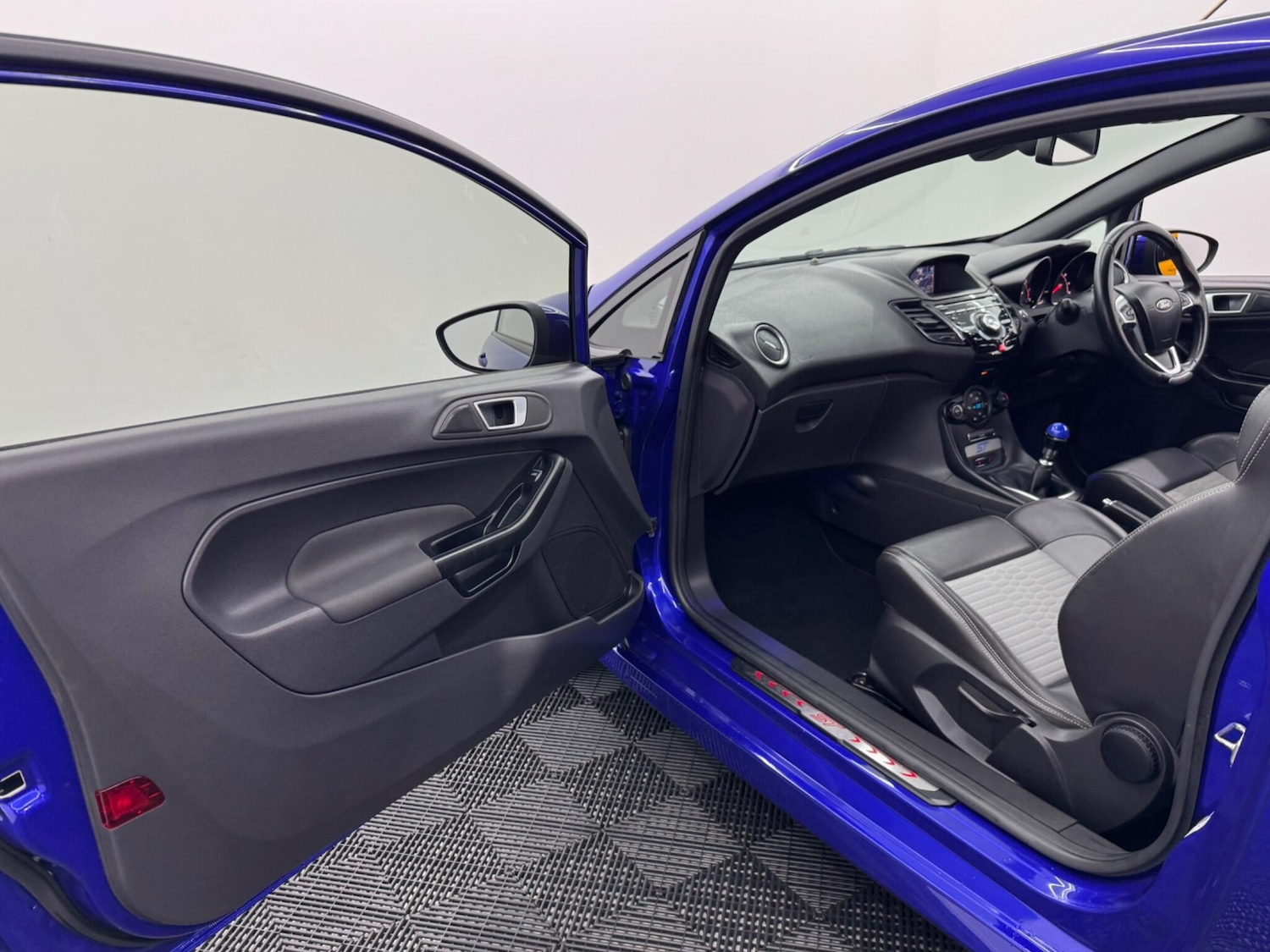 Used Ford Fiesta 2017 for sale - 77358501: Photo 40