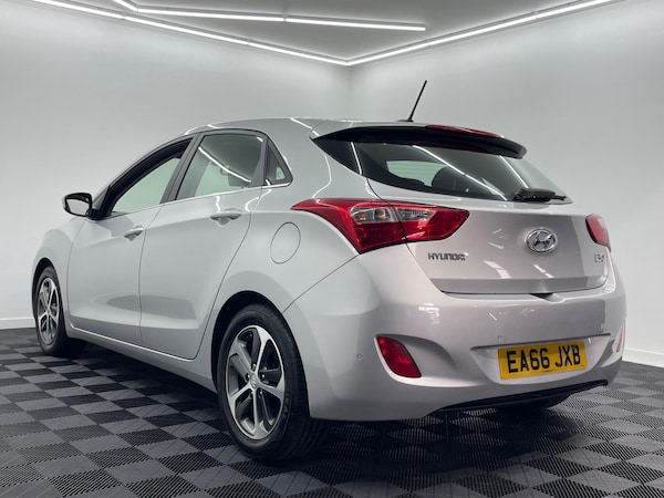 Used Hyundai i30 2016 for sale - 76314902: Photo 2
