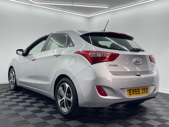 Used Hyundai i30 2016 for sale - 76314902: Photo 2