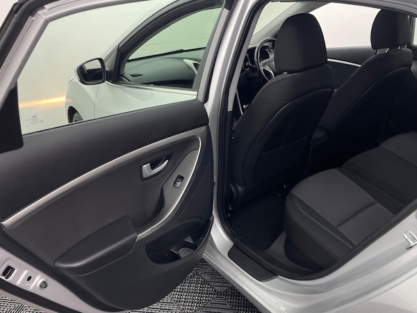 Used Hyundai i30 2016 for sale - 76314902: Photo 52