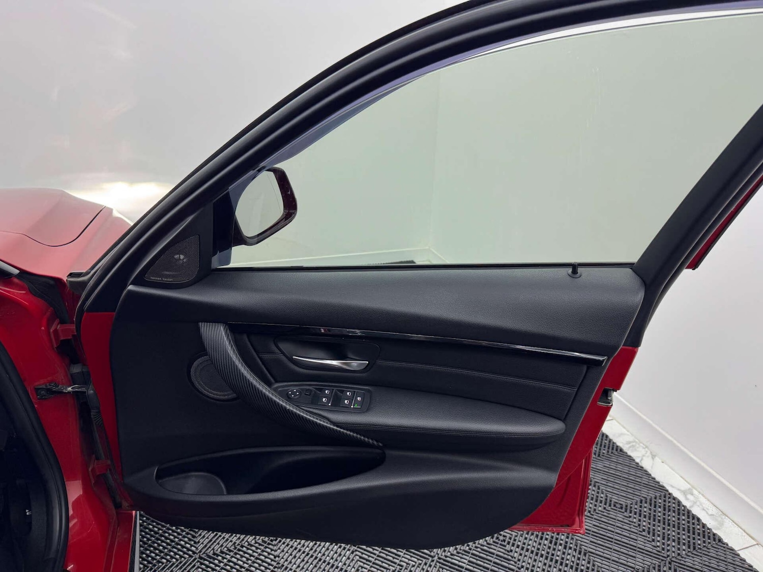 Used BMW 3 Series 2016 for sale - 77637495: Photo 54