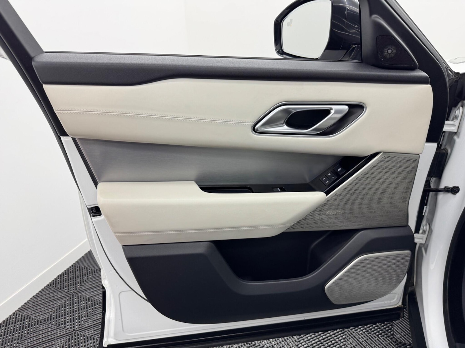 Used Land Rover Range Rover Velar for sale - 77016029: Photo 56