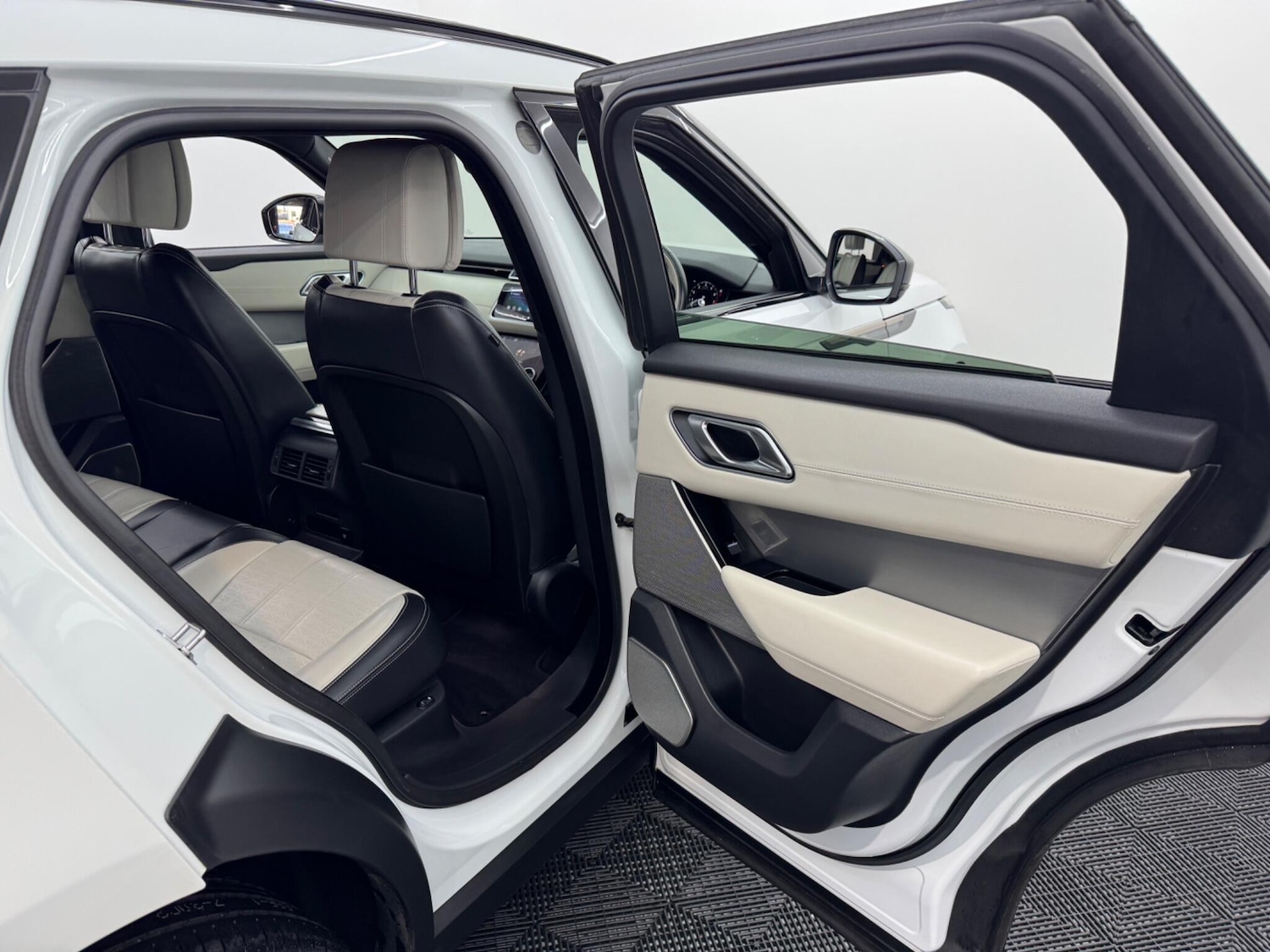 Used Land Rover Range Rover Velar for sale - 77016029: Photo 59