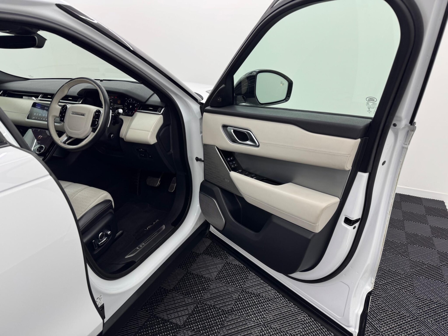 Used Land Rover Range Rover Velar for sale - 77016029: Photo 60