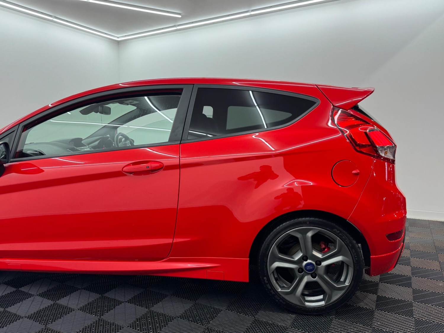 Used Ford Fiesta 2015 for sale - 77101976: Photo 32