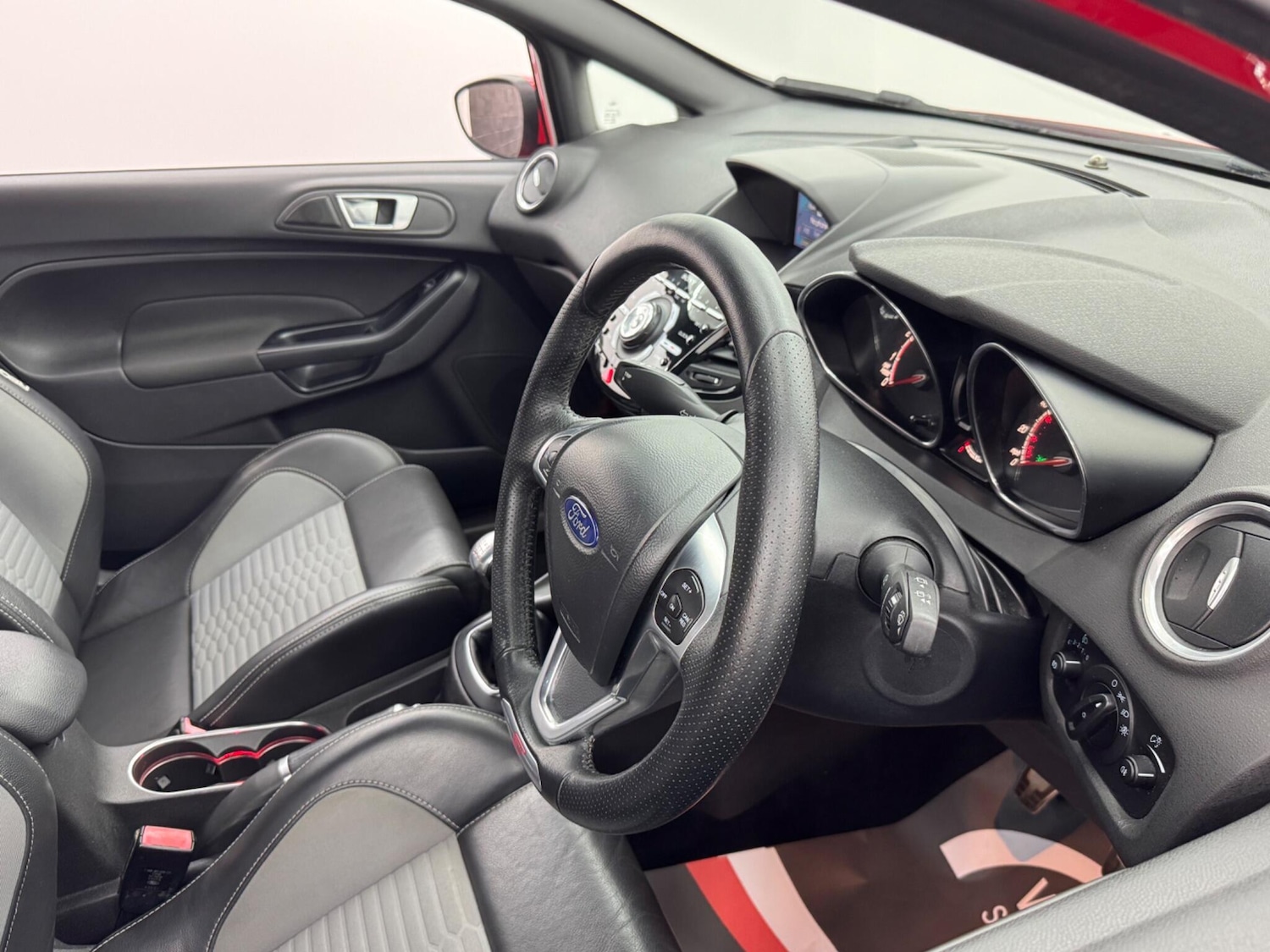 Used Ford Fiesta 2015 for sale - 77101976: Photo 49