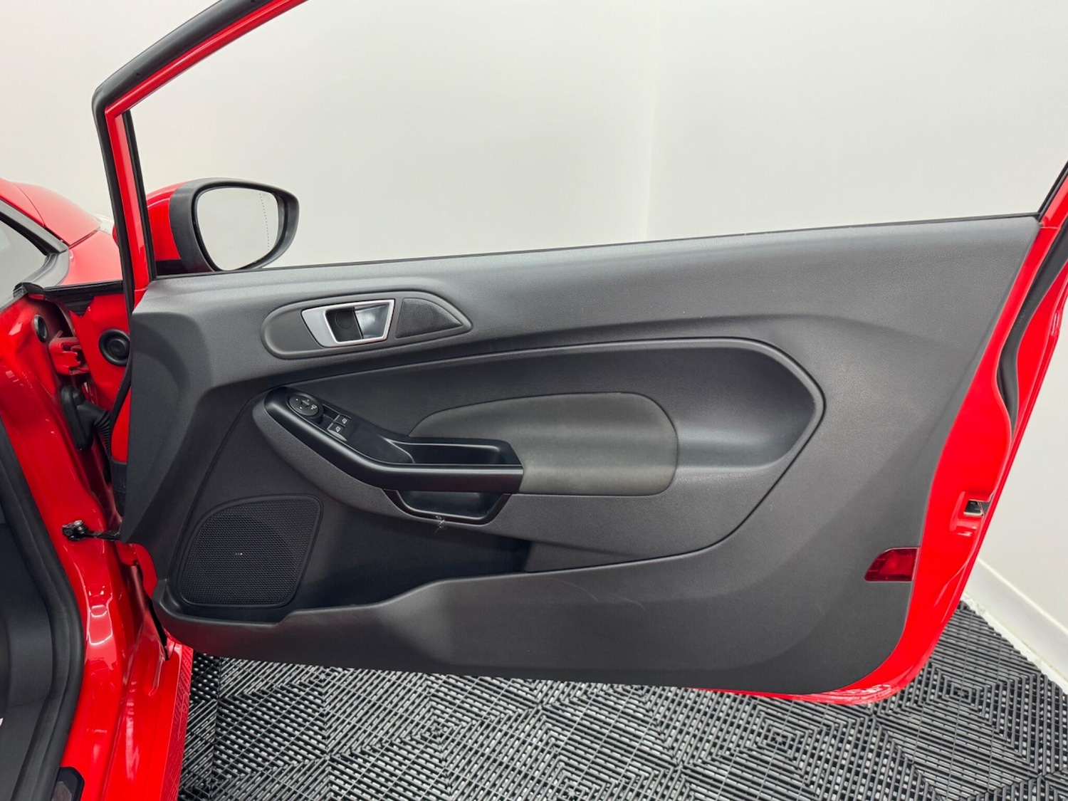 Used Ford Fiesta 2015 for sale - 77101976: Photo 52