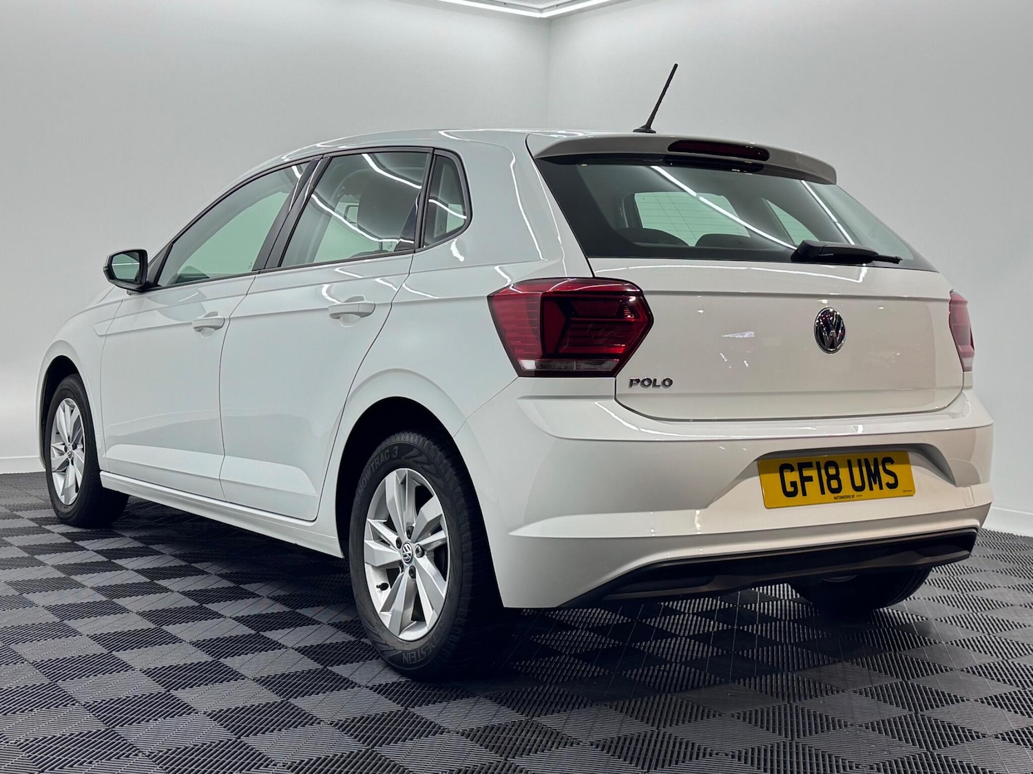 Used Volkswagen Polo 2018 for sale - 76824625: Photo 2