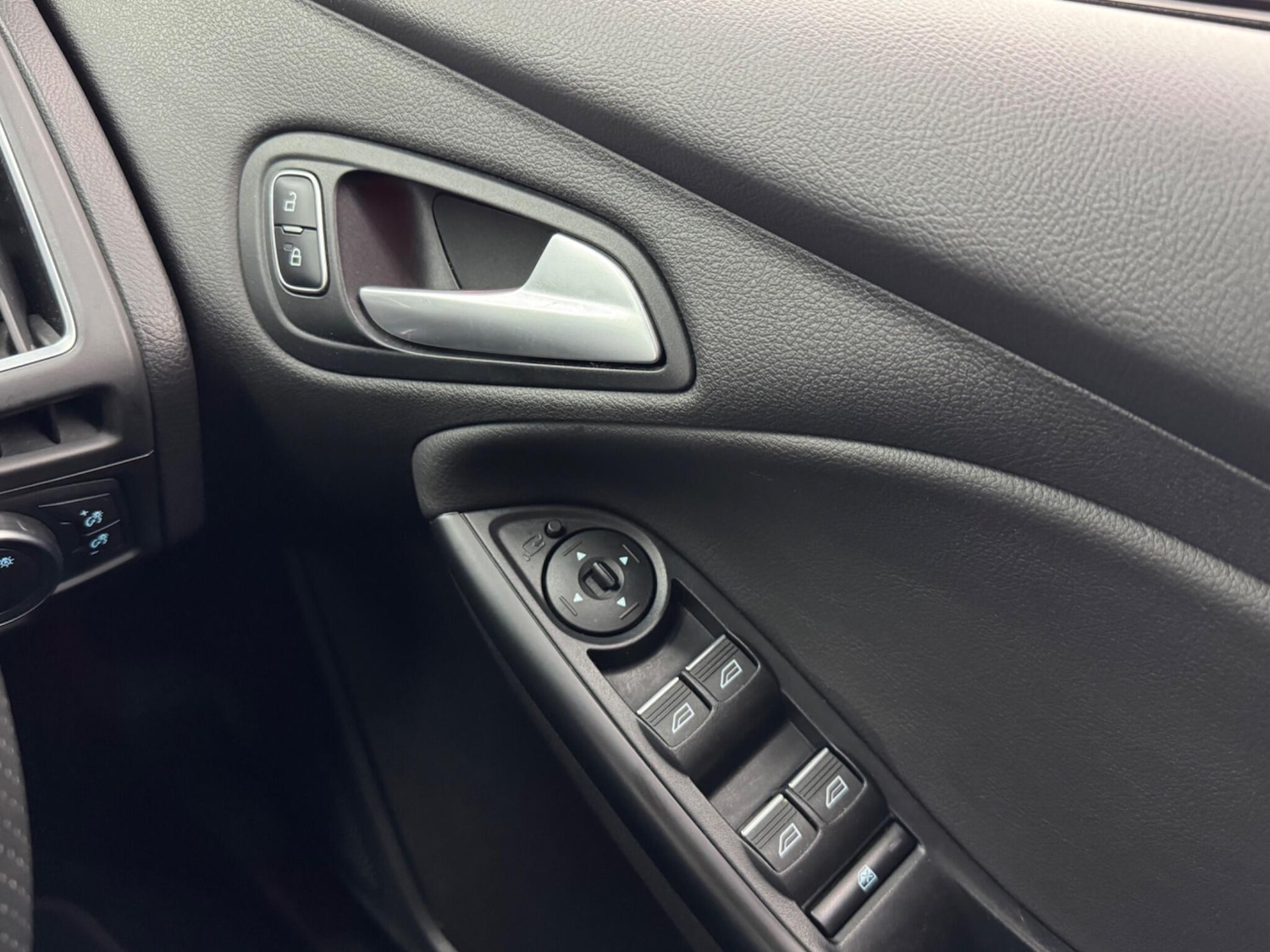 Used Ford Focus for sale - 76995495: Photo 86