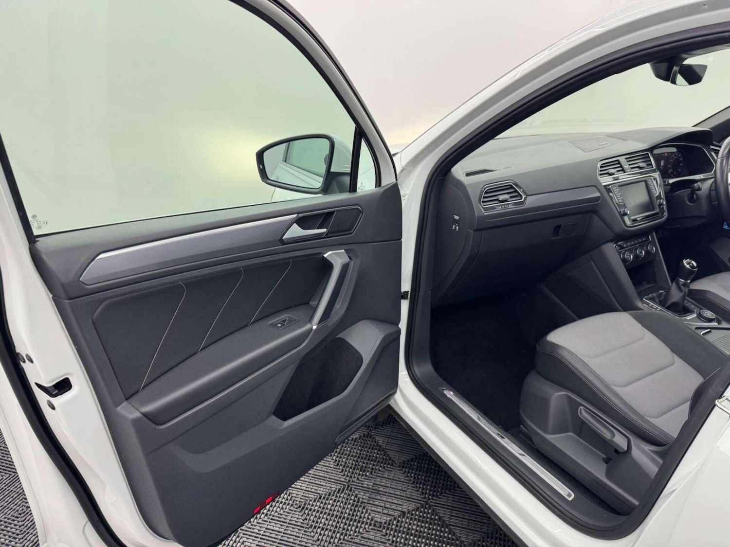 Used Volkswagen Tiguan for sale - 77704602: Photo 61