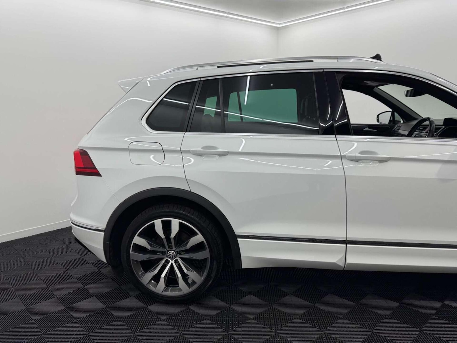 Used Volkswagen Tiguan for sale - 77704602: Photo 81